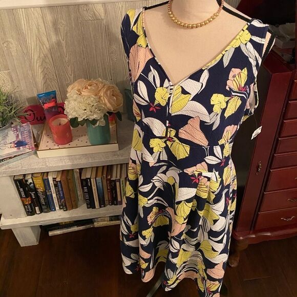 NWT SZ XXL Maison Jules Plus Curve Textured Stretch Floral Dress - Picture 2 of 8